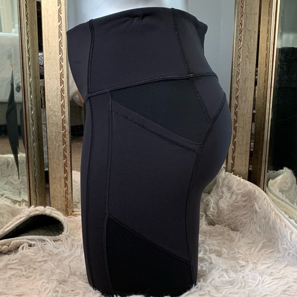 900.♎️Lululemon all the right places crop - Picture 2 of 10